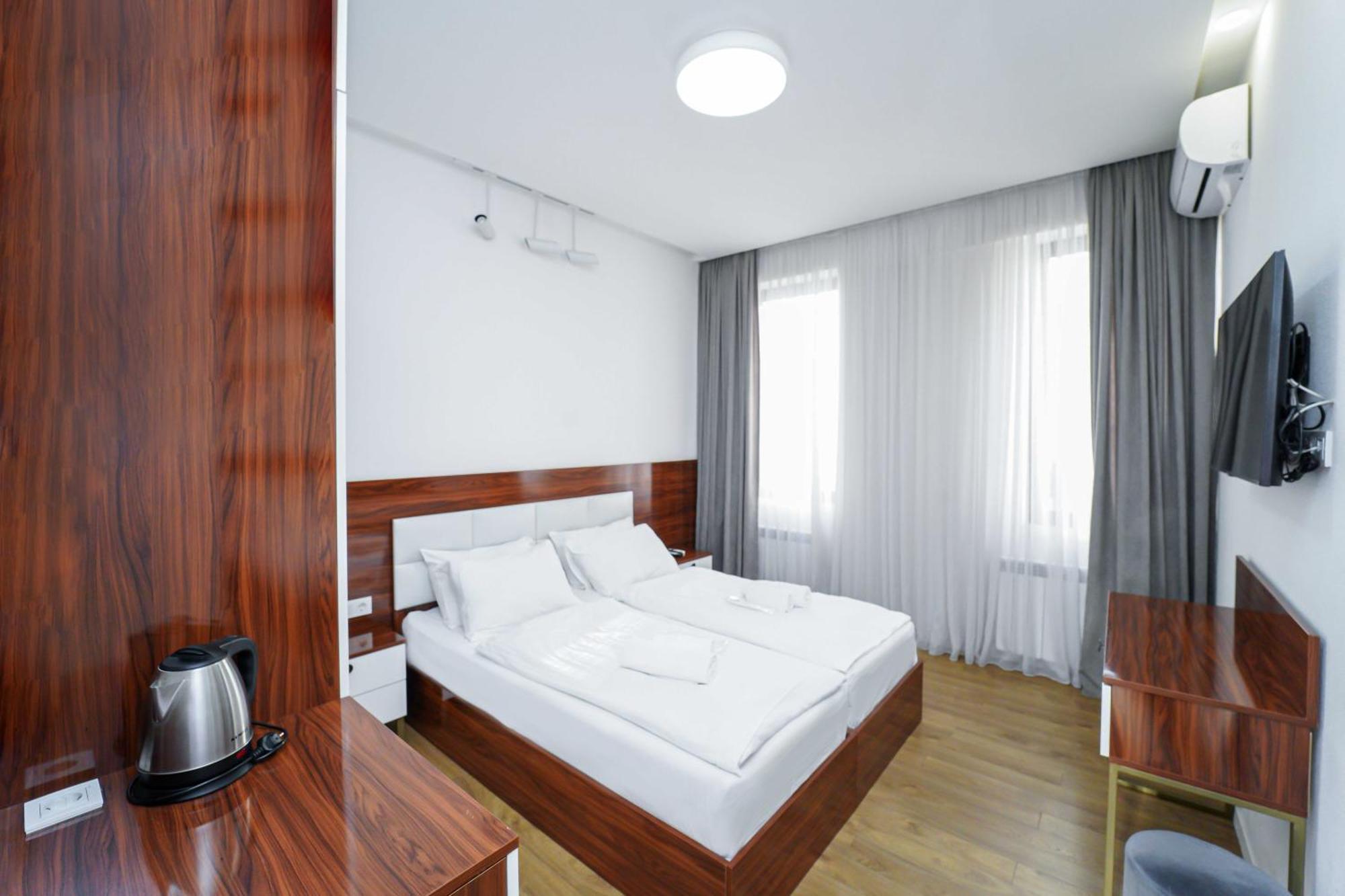 Hotel Type Rooms On Avenue Melikishvili, City Center Tbilisi Exterior photo